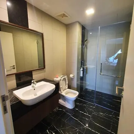 The Landmark By Katana New 3Br Grand Seaview Homestay At Gurney 无敌海景三房套房 Tanjung Bungah  Exterior photo