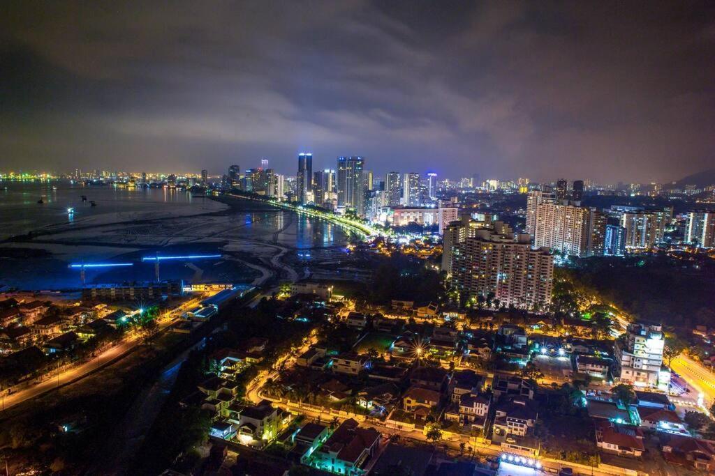 Apartment The Landmark By Katana New 3br Grand Seaview At Gurney 无敌海景三房套房 Tanjung Bungah (Penang)